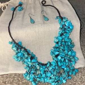 SET includes ear rings and necklace